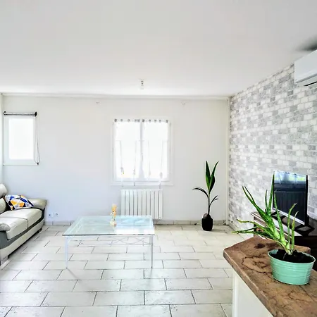 Dom wakacyjny Maison Spacieuse Proche De La