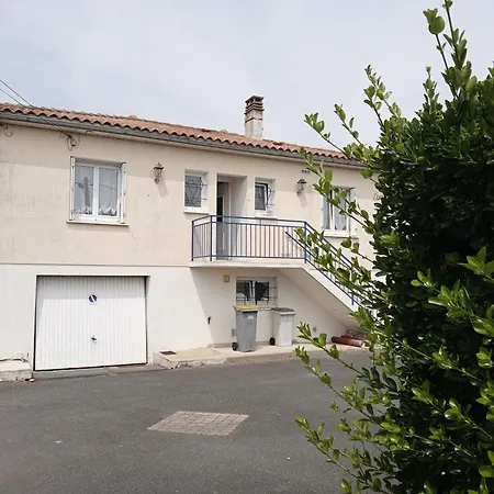 Maison Spacieuse Proche De La *