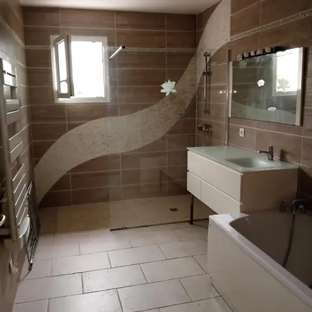 Maison Spacieuse Proche De La Nyaraló *