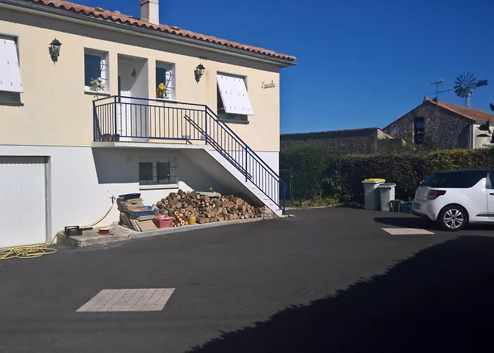 Maison Spacieuse Proche De La Echillais