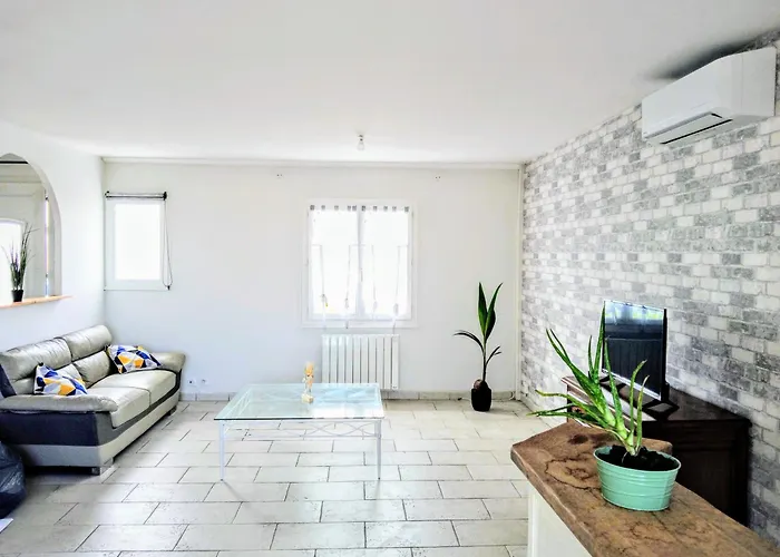 Сasa de vacaciones Maison Spacieuse Proche De La