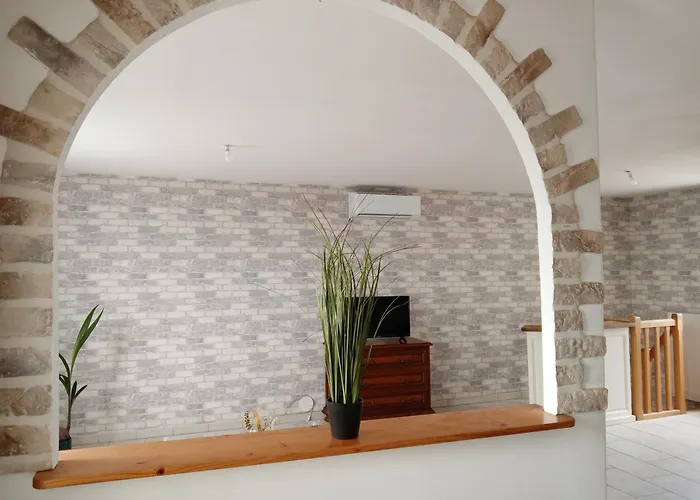 Maison Spacieuse Proche De La *