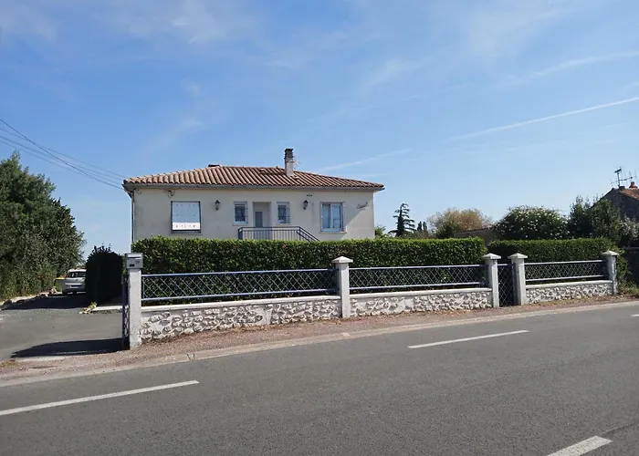 Maison Spacieuse Proche De La *